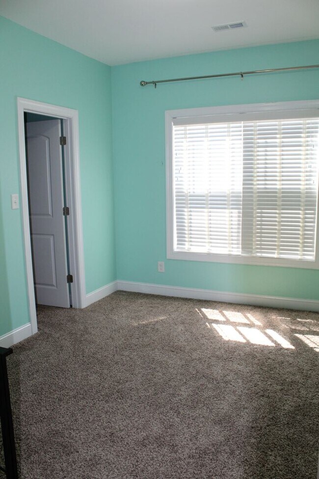 Building Photo - 134 Princess Dr