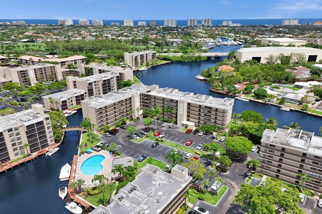 Building Photo - 12 Royal Palm Way