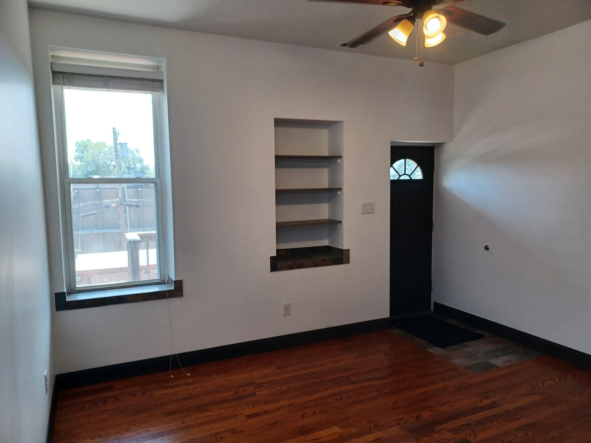 Building Photo - 4214 Chouteau Ave