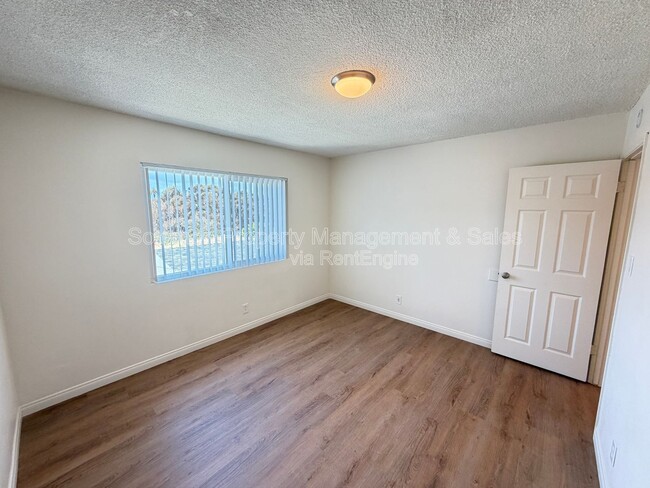 Building Photo - 1311 W Puls St