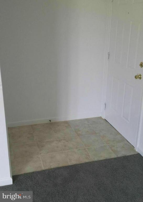 Primary Photo - 61 White Pine Cir