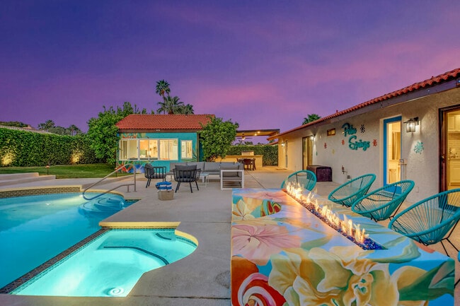 Building Photo - 2230 Tamarisk Rd