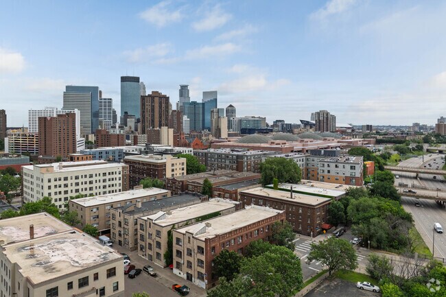 Minutes to Downtown - 1524 Lasalle Ave