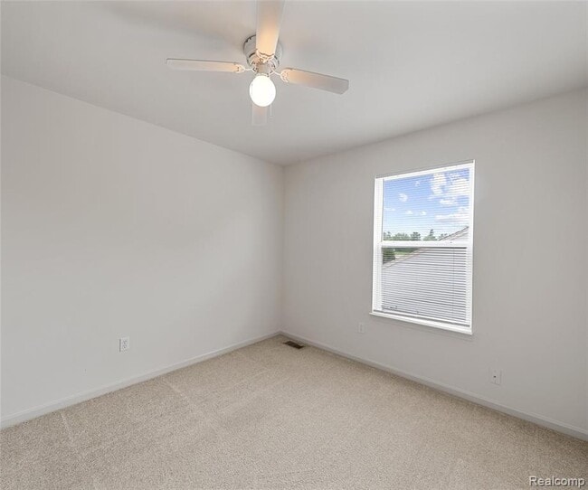 Building Photo - 5864 Willow Ridge Dr