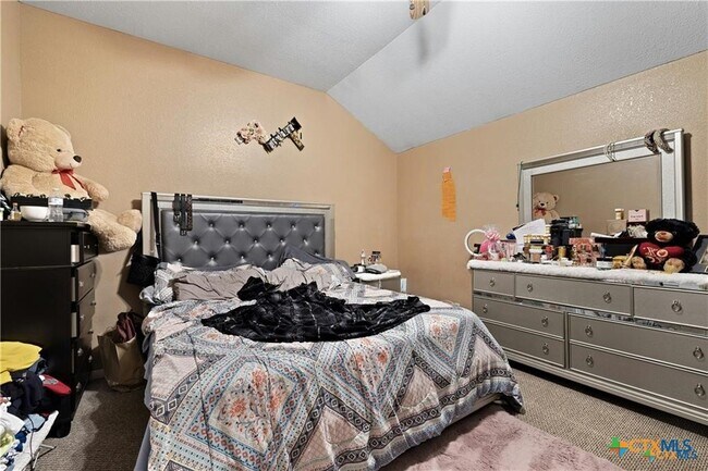 Building Photo - 3210 Raven Dr
