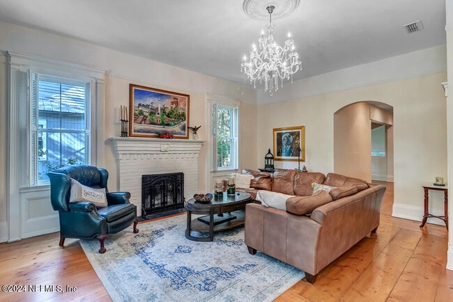 Building Photo - 68 Saragossa St