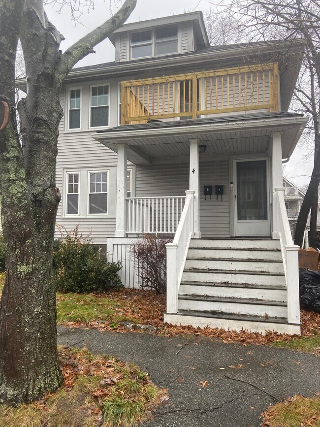 Building Photo - 4 Fairlawn Ave