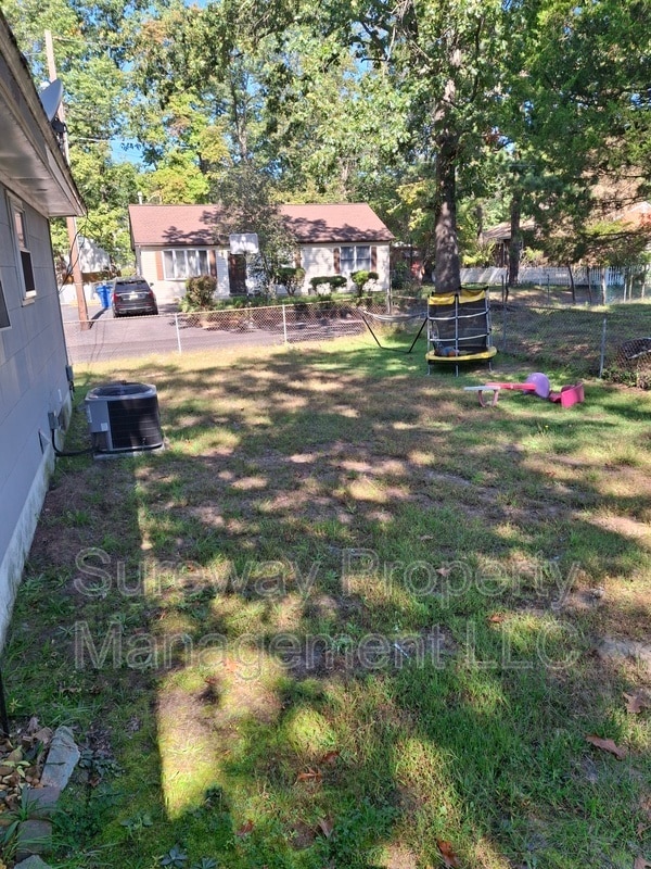 Building Photo - 1002 Belleview Blvd