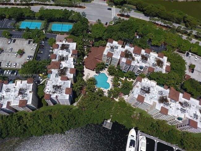 Building Photo - 19901 E Country Club Dr