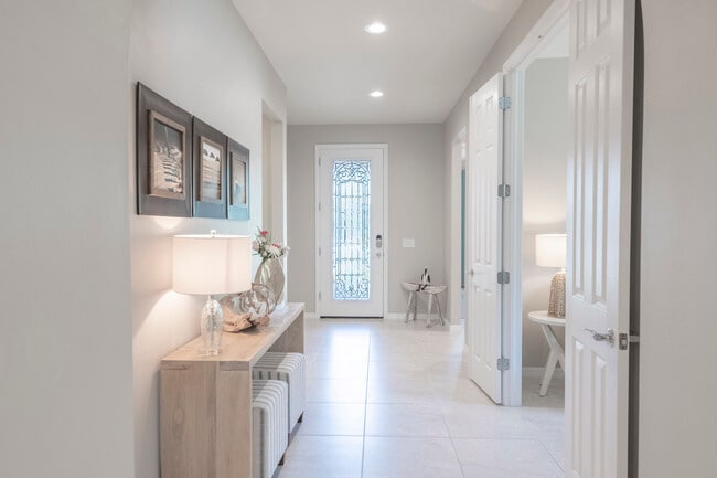 Building Photo - 13871 Miranese St