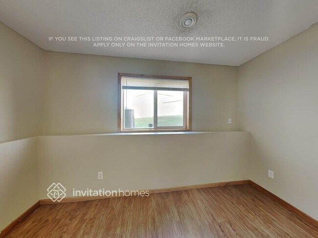 Building Photo - 6382 Marshall Ave NE