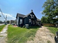 Building Photo - 1142 Lyle St