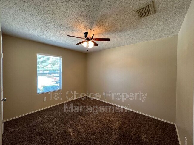 Building Photo - 4888 Parkview Hills Ln