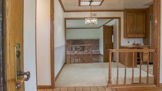 Building Photo - 805 Forest Ridge Dr