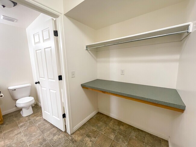 Building Photo - 8212 N Cedar Springs Rd