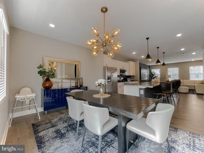 Building Photo - 23810 Myrtle Glen Way