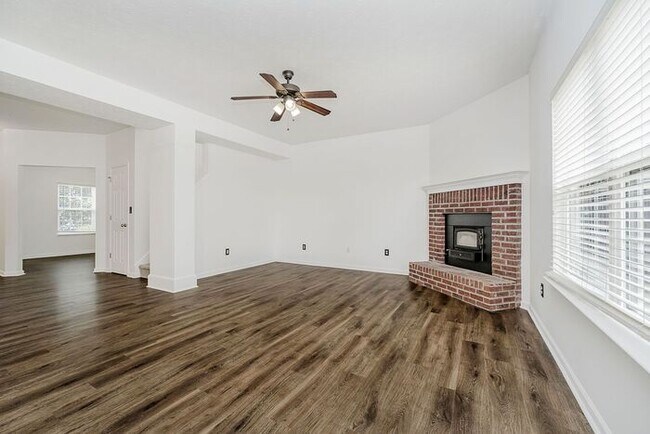 Building Photo - 6563 Enclave Blvd