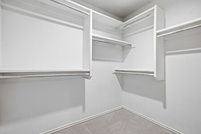 Building Photo - 408 W Fairway Ct