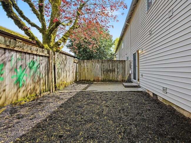 Building Photo - NAVAB02