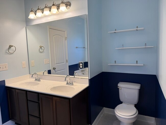 Building Photo - 513 New Hanover Trl