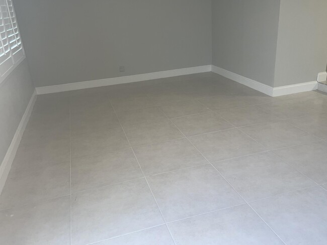 Building Photo - 768 Orchid Dr