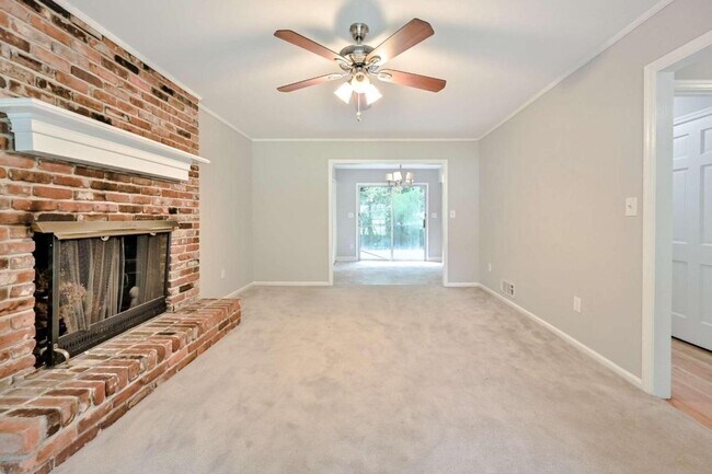 Building Photo - 4377 Vintage Ln