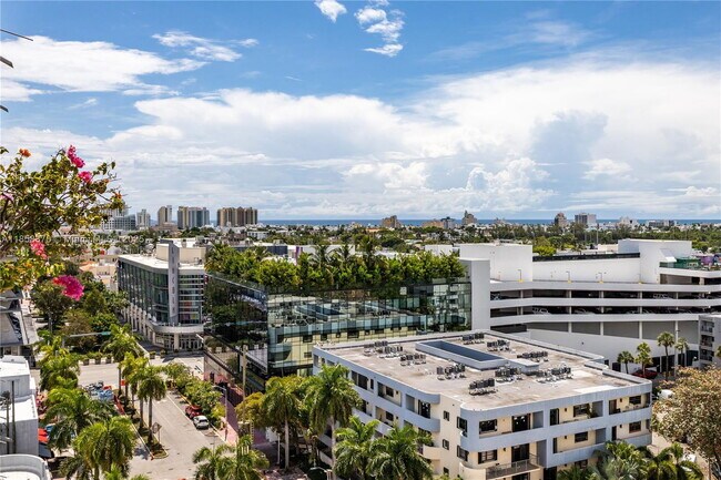 Building Photo - 1331 Lincoln Rd