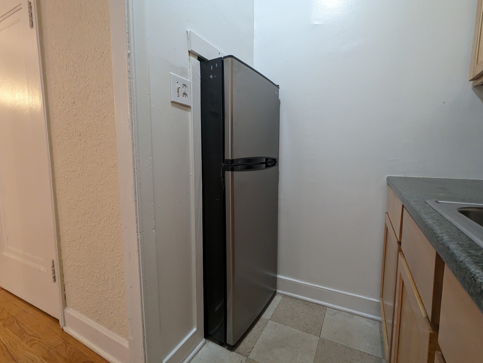 Building Photo - 537 W Arlington Pl