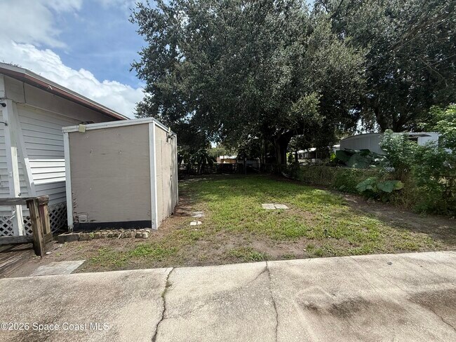 Building Photo - 325 Marseilles Dr