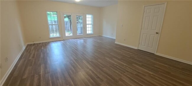 Building Photo - 4330 Park Gate Way