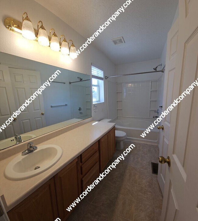 Building Photo - Wonderful 4 Bedroom, 3 Bathroom, 1 Car Gar...