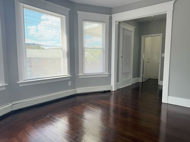 Building Photo - 135 Pendleton St