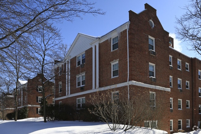 Building Photo - Courtyard Apartments
