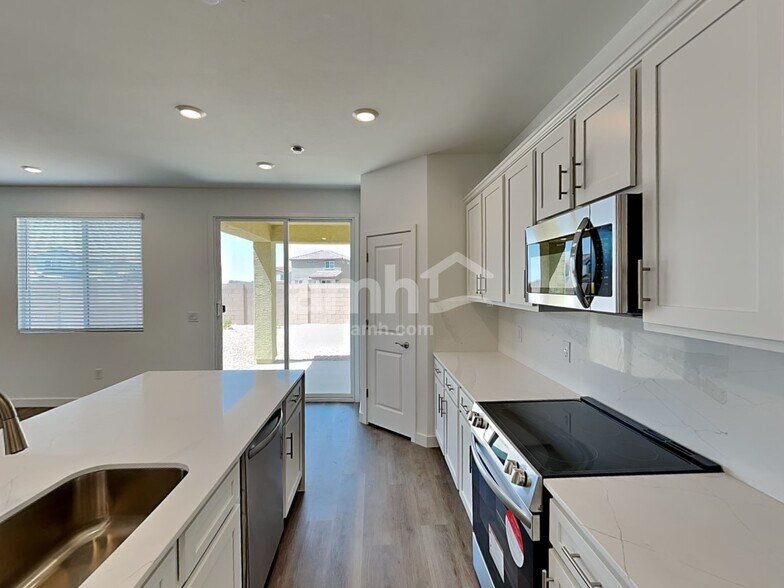 Building Photo - 9653 N Rancho Lozano