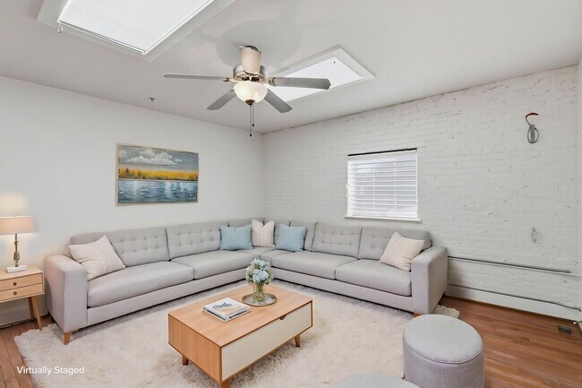 Building Photo - Cool 1 bedroom condo in the heart of the Fan District
