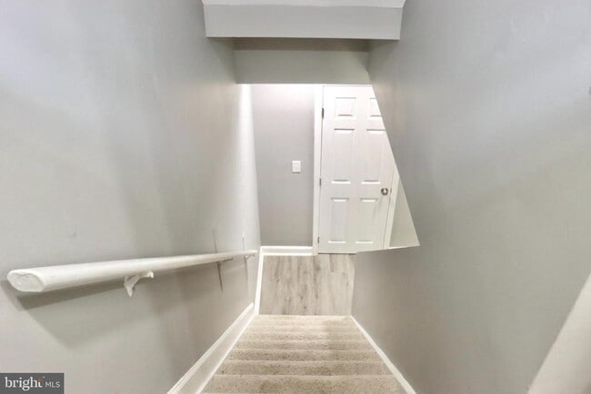 Building Photo - 1029 Kings Ct