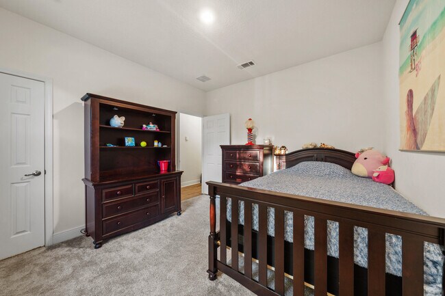 Building Photo - 296 Symphony Way