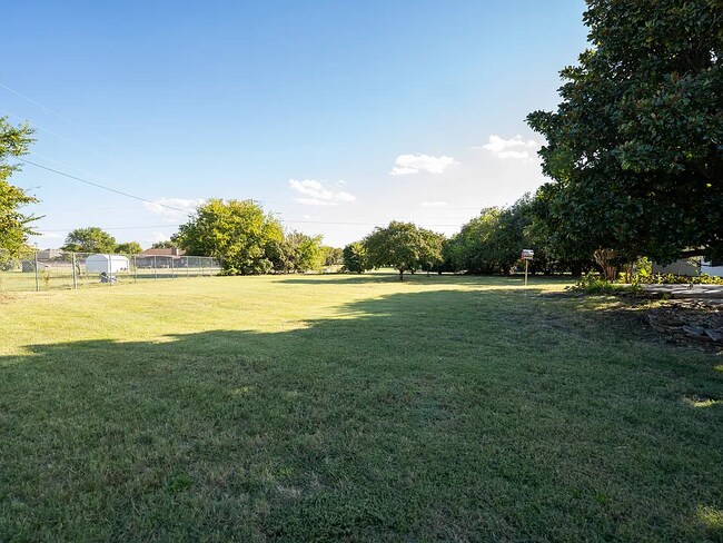 Building Photo - 9083 Prestonview Dr