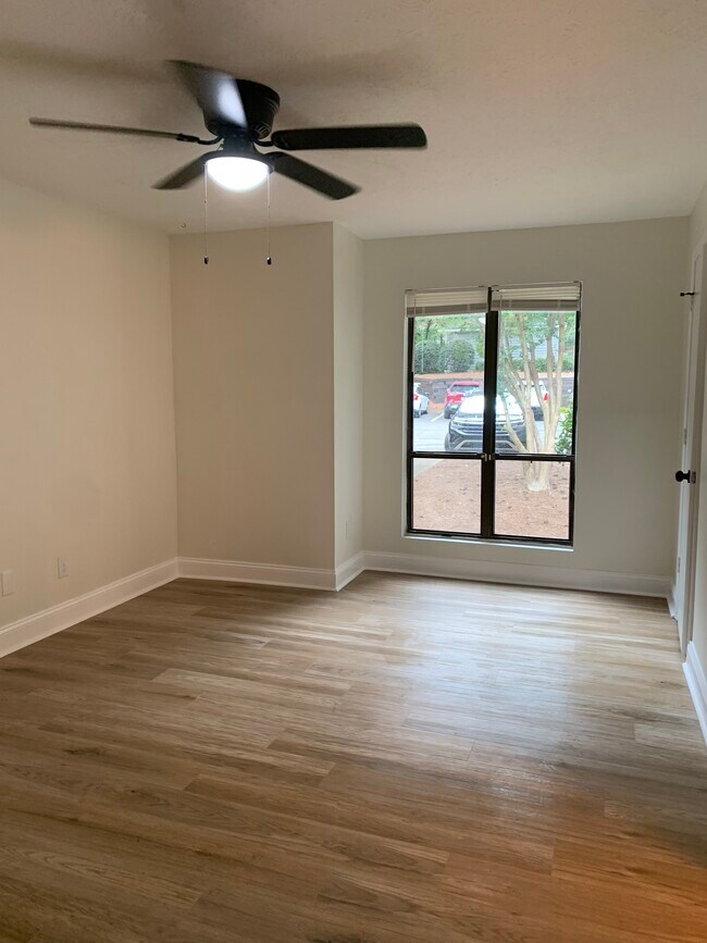 Building Photo - 524 Warm Springs Cir