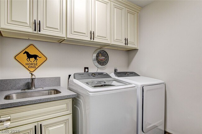 Building Photo - 5353 Dorrell Ln