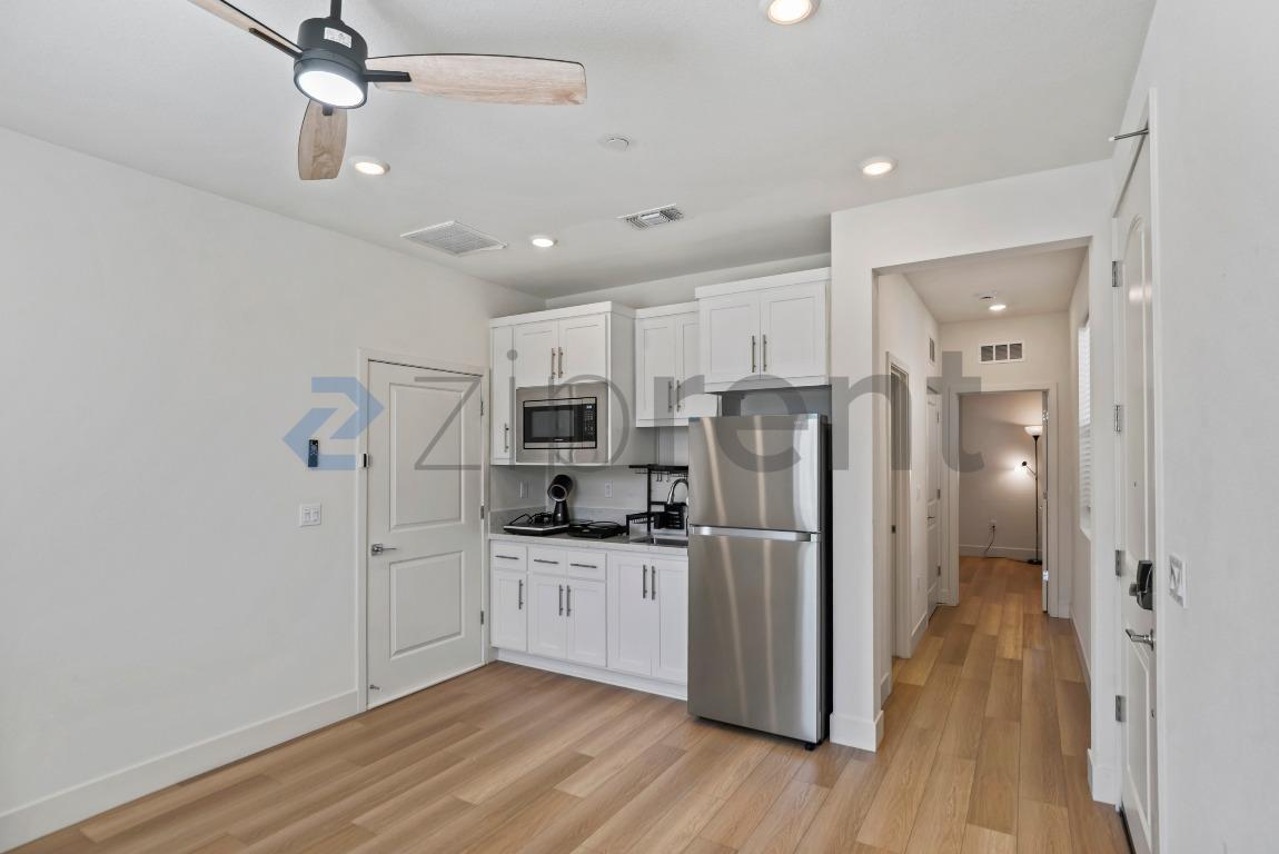 Building Photo - 5545 Oberon Ave