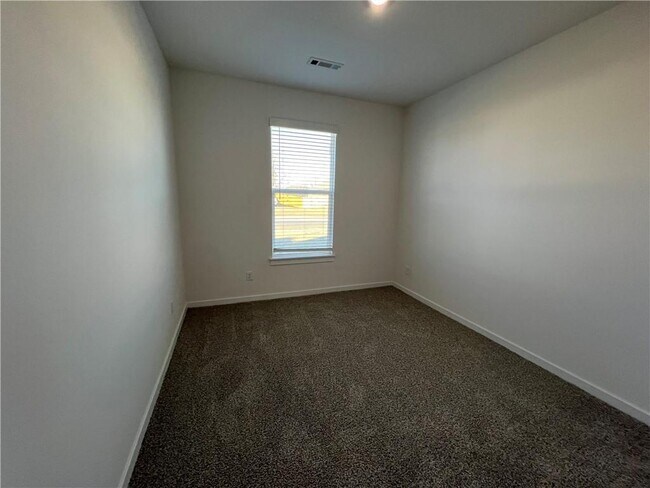 Building Photo - 7004 E Sugarloaf St