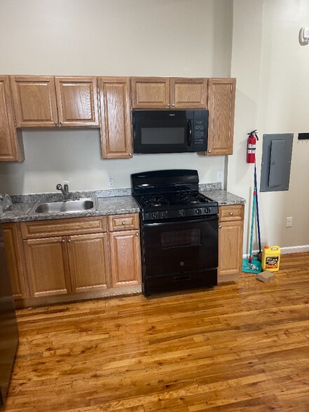 Primary Photo - 158 Passaic St