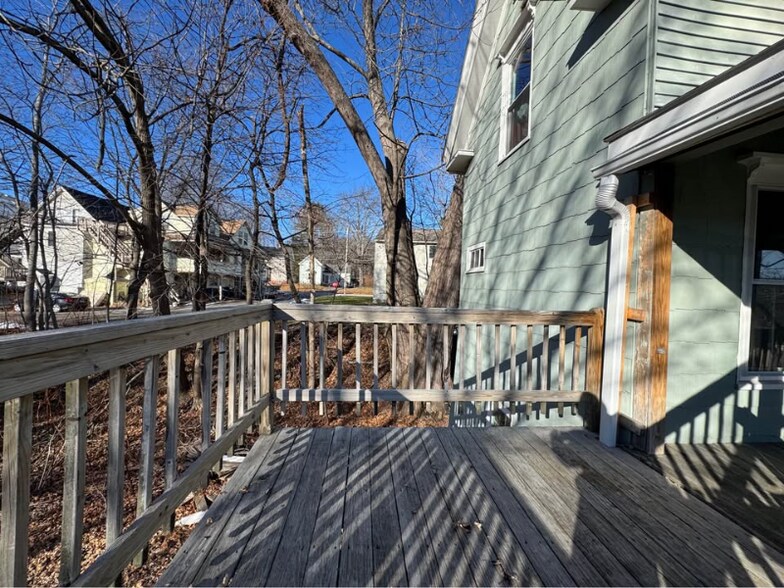 Building Photo - 16 Mentor St