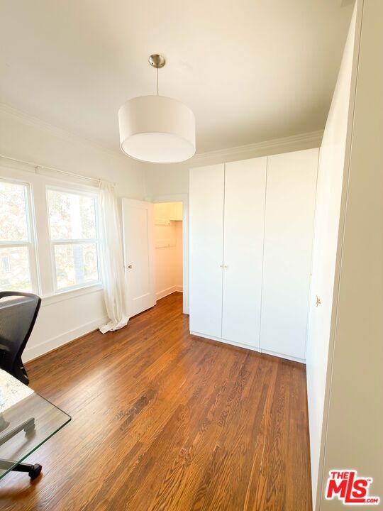 Building Photo - 466 1/2 N Gardner St