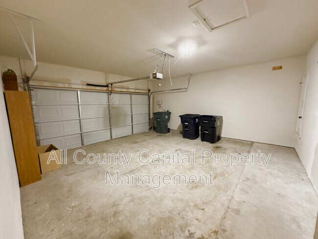 Building Photo - 320 Peanut Dr