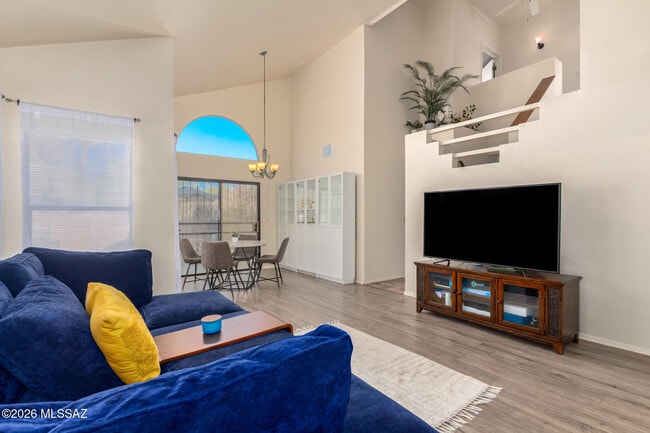 Building Photo - 10472 N Fair Mountain Dr