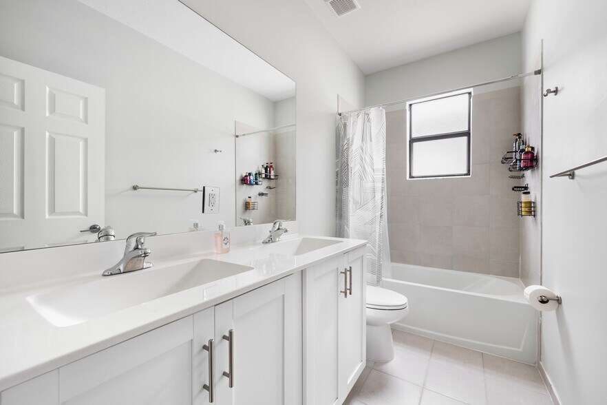 Building Photo - 10874 W 35th Way