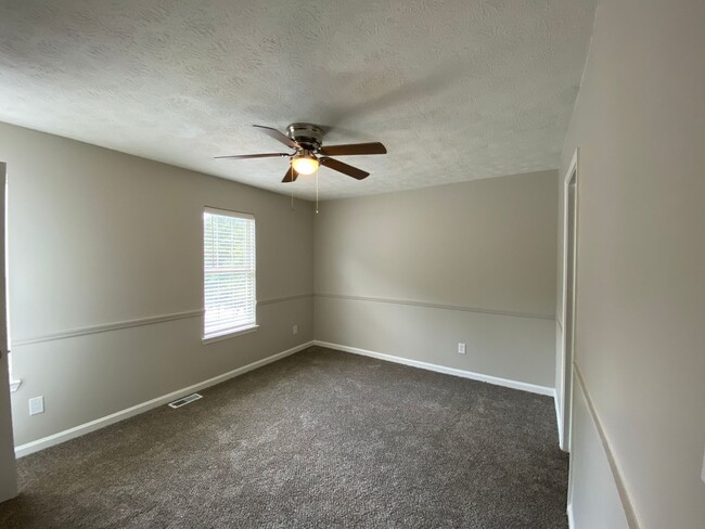 Building Photo - NEWLY RENOVATED 2BR TOWNHOME NEAR KSU!! GR...