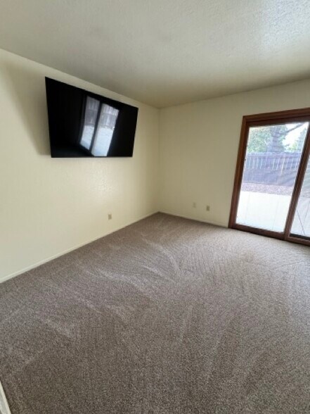 Primary Bedroom - 398 Corrida Dr